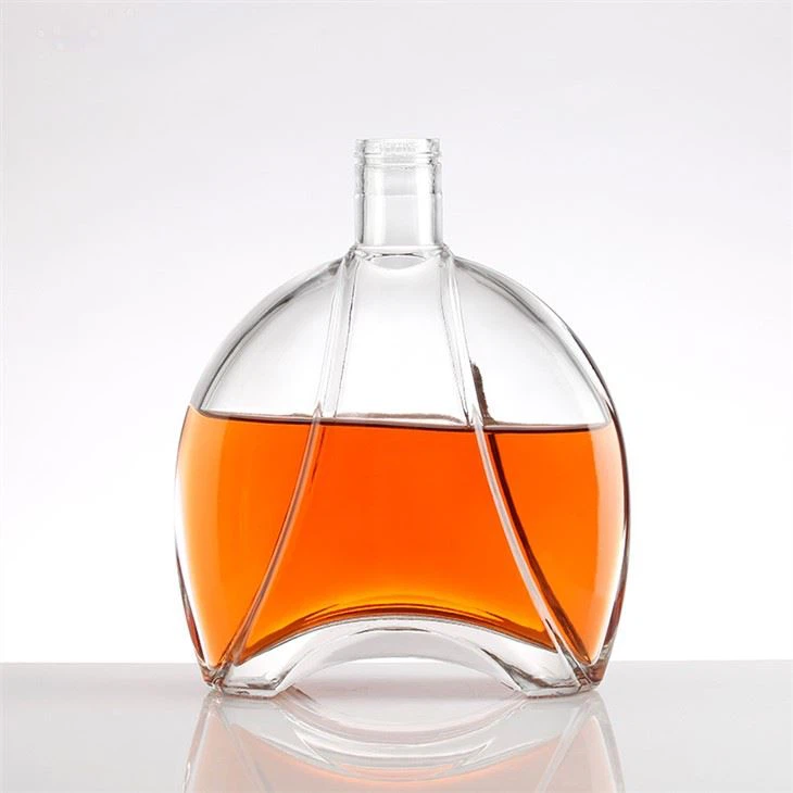Láhev arménského brandy s mečem