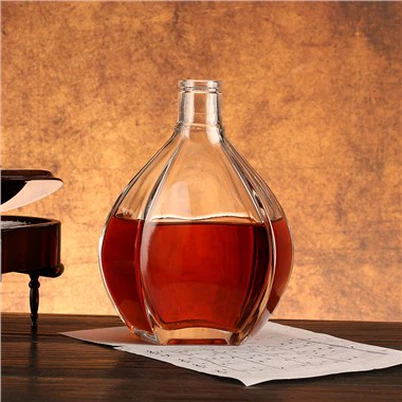 500ml prázdná skleněná láhev na vodku