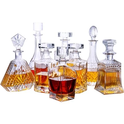 Populární průhledná láhev whisky