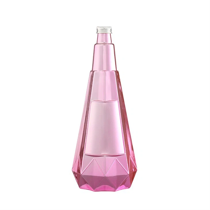 Továrna vyrobená růžová vodka skleněná láhev 500 ml